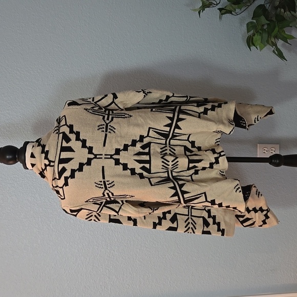 WINDSOR Open Front Waterfall Cardigan Aztec Boho Tribal Cream Black sz Medium - Picture 7 of 11